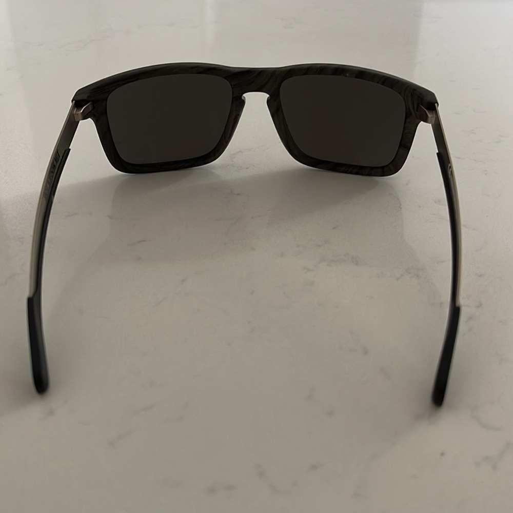 Holbrook Mix 
Colors: Prizm Black Lenses, Woodgrain Frame - Picture 4 of 5